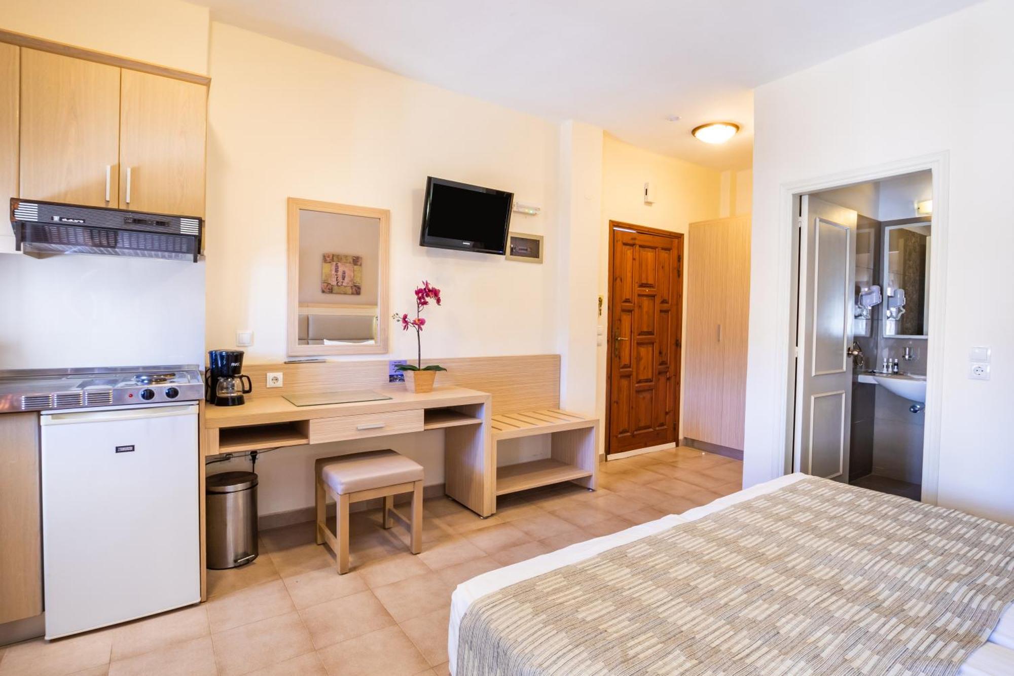 Aphrodite Luxury Studios & Apartments Karpathos Exterior foto